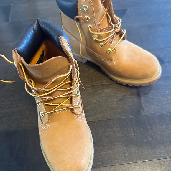 Boots - Picture 2 of 10